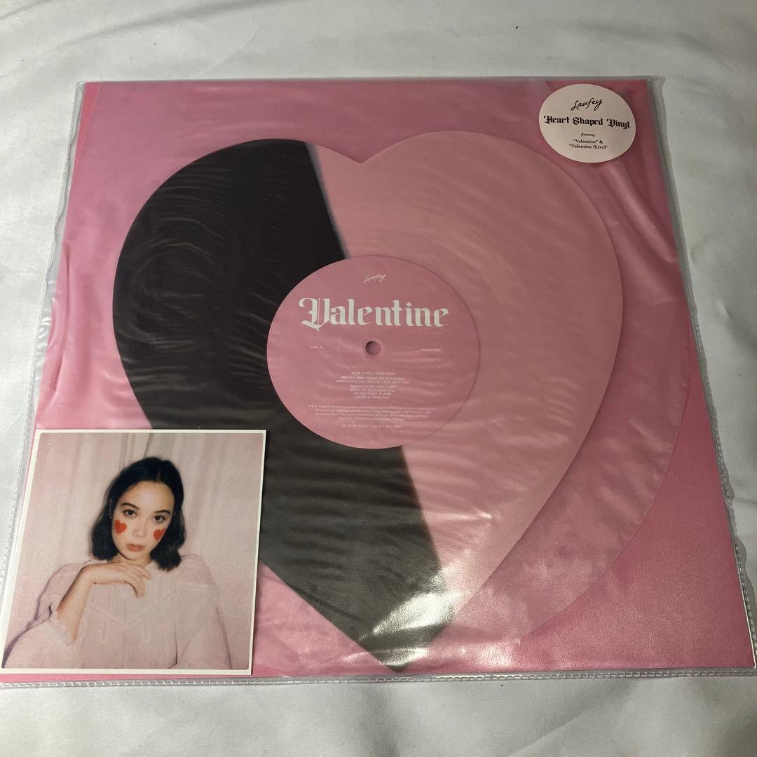 Laufey Valentine Heart Shaped Vinyl EP 7-inch Strawberry Pink/Brown Limited