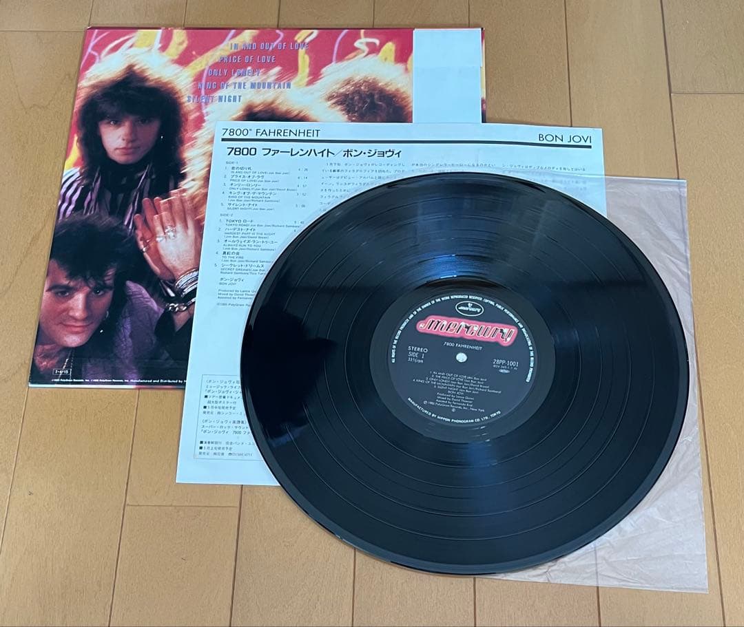 BON JOVI 7800 Degrees Fahrenheit LP 1985 Japan Pressing Vinyl Record with Obi
