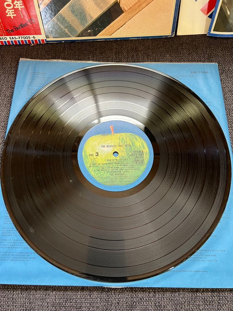 The Beatles 1967-1970 Blue Album 2LP Japan Vinyl EAS-77005-6 w/ OBI