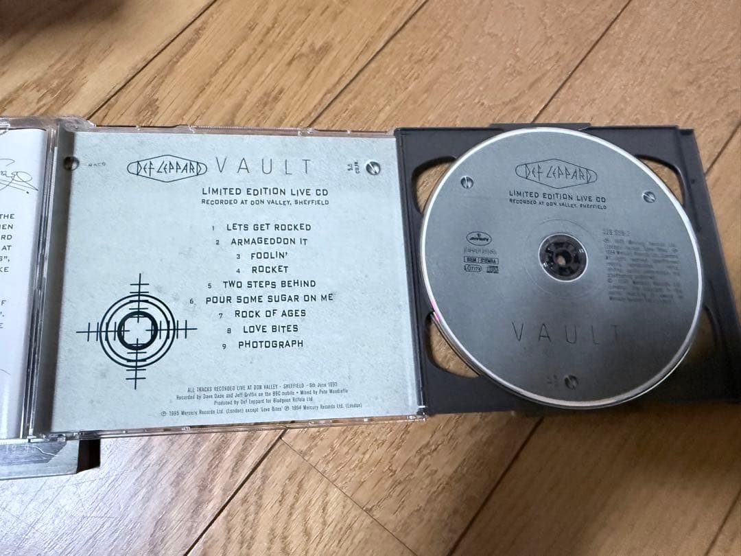 Def Leppard Vault Greatest Hits 1980-1995 2CD Limited Edition with Live Disc