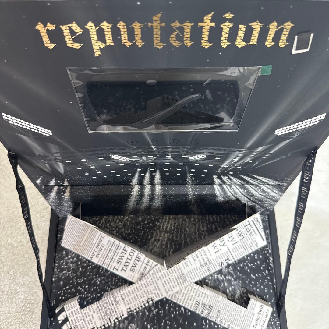 Taylor Swift Reputation Stadium Tour VIP Box Japan Exclusive Set with Extras