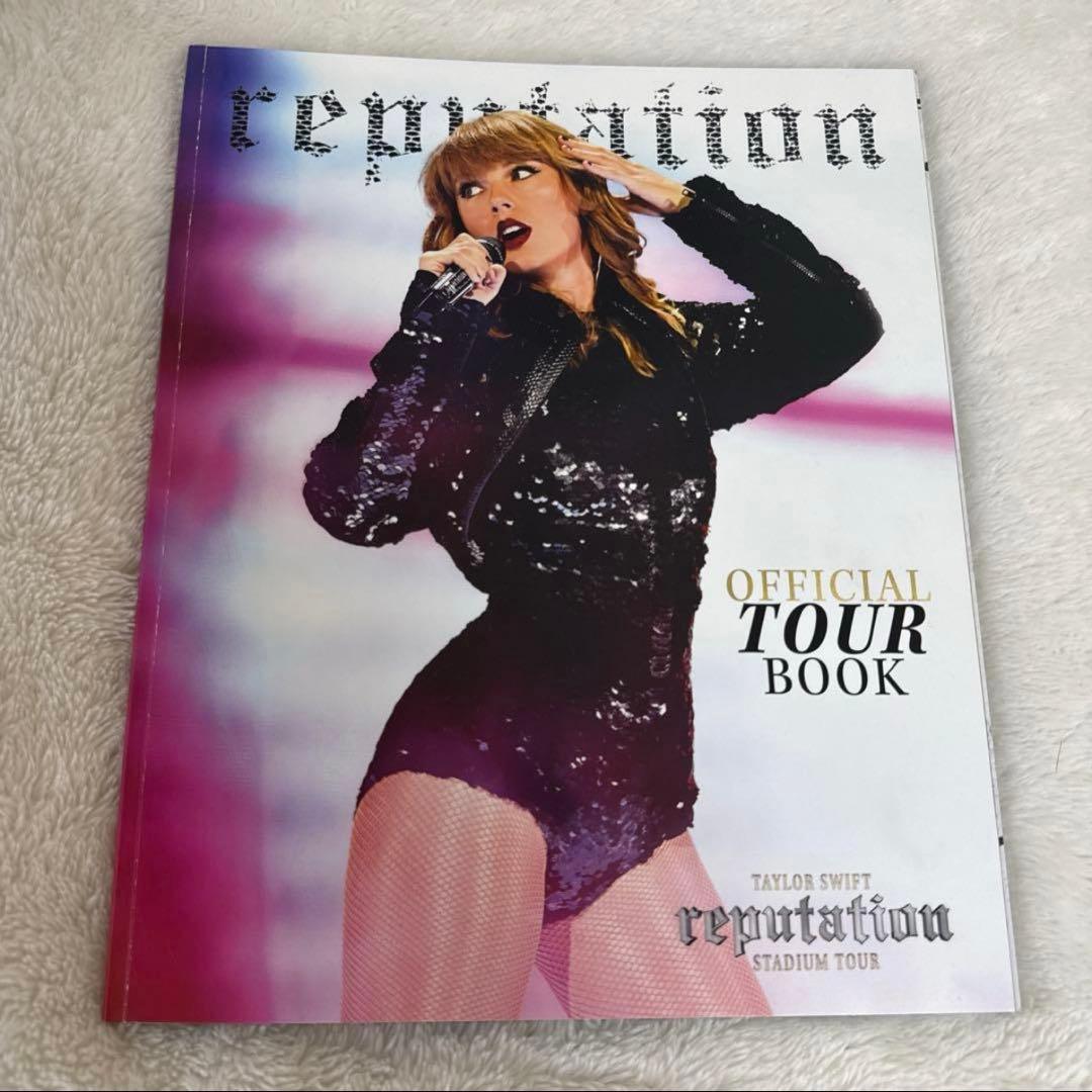 Taylor Swift Reputation Stadium Tour VIP Box Japan Exclusive Set with Extras