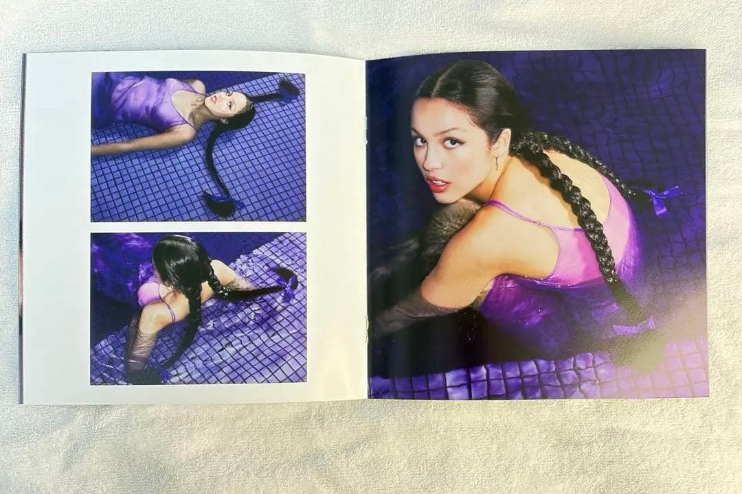 Olivia Rodrigo - GUTS CD Japan Edition with Exclusive 2023 Tokyo Tote Bag