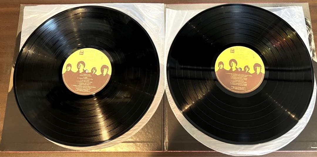 The Beatles - Love Songs 2LP Japan Edition w/ Obi, Lyric Sheet, Booklet EAS-5000