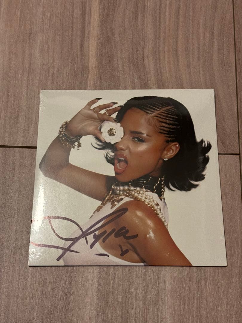 Tyla Chanel Signed 7" Vinyl Record Silver Wisp Unopened with Heart Condition | Japansoundstore