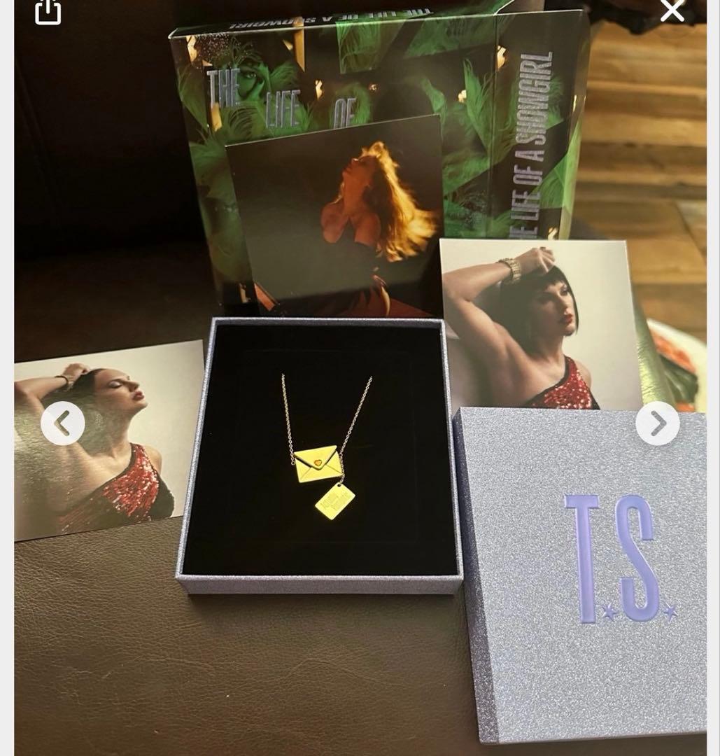 Taylor Swift The Life of a Showgirl Limited Edition CD Deluxe Jewelry Box Set