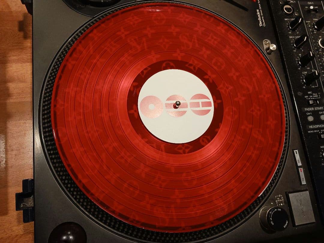 BTS Arirang Vinyl LP 2026 K-Pop Album 14 Tracks Red Color Disc Pre-owned
