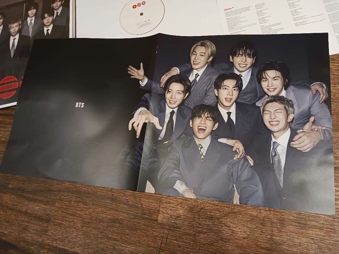 BTS Arirang Vinyl LP 2026 K-Pop Album 14 Tracks Red Color Disc Pre-owned