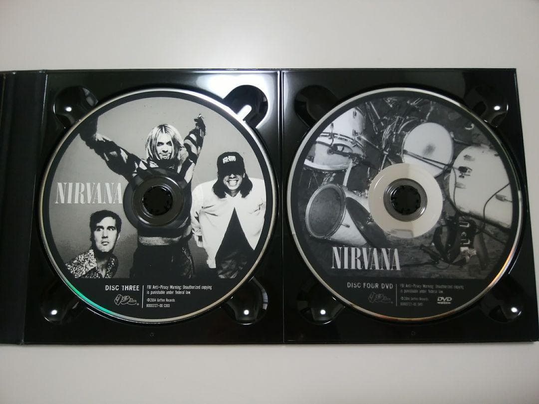 NIRVANA WITH THE LIGHTS OUT 3CD+1DVD Limited Edition Used | Japansoundstore