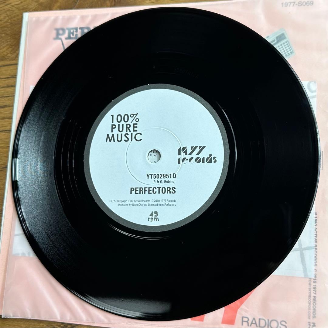 Perfectors - YT502951D / Tiny Radios 7-inch Single, Japan Limited 300 Copies