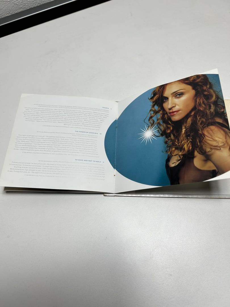 Madonna - Ray of Light CD Album, Promo Copy, Warner Music HK Ltd, 1998