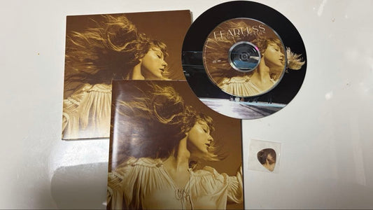 Taylor Swift Fearless Deluxe Edition 2CD Limited with Lyrics & Guitar Pick Used | Japansoundstore