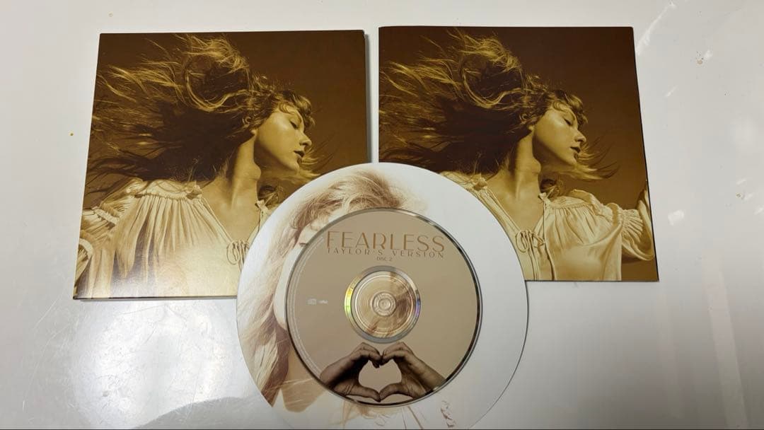 Taylor Swift Fearless Deluxe Edition 2CD Limited with Lyrics & Guitar Pick Used | Japansoundstore