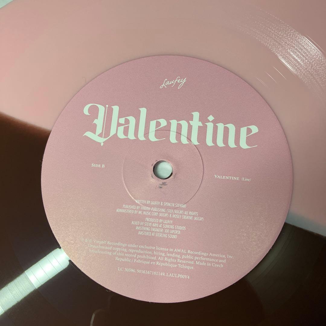 Laufey Valentine Heart Shaped Vinyl EP 7-inch Strawberry Pink/Brown Limited