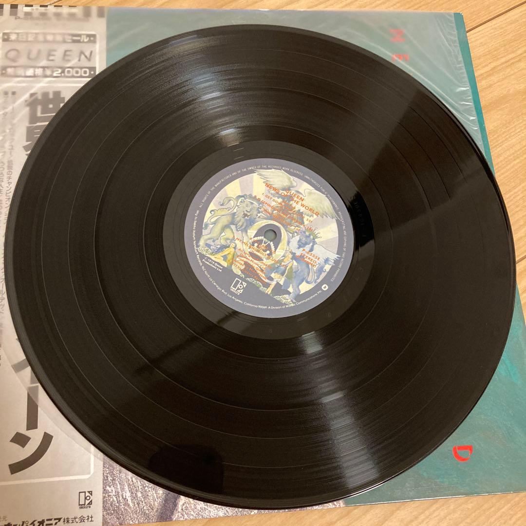 Queen s of the World Vinyl LP with Obi, Used, Slight Damage | Japansoundstore
