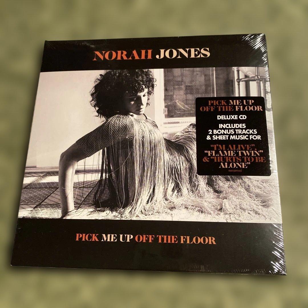 Norah Jones Pick Me Up Off The Floor Deluxe Edition CD 7" Paper Jacket Import
