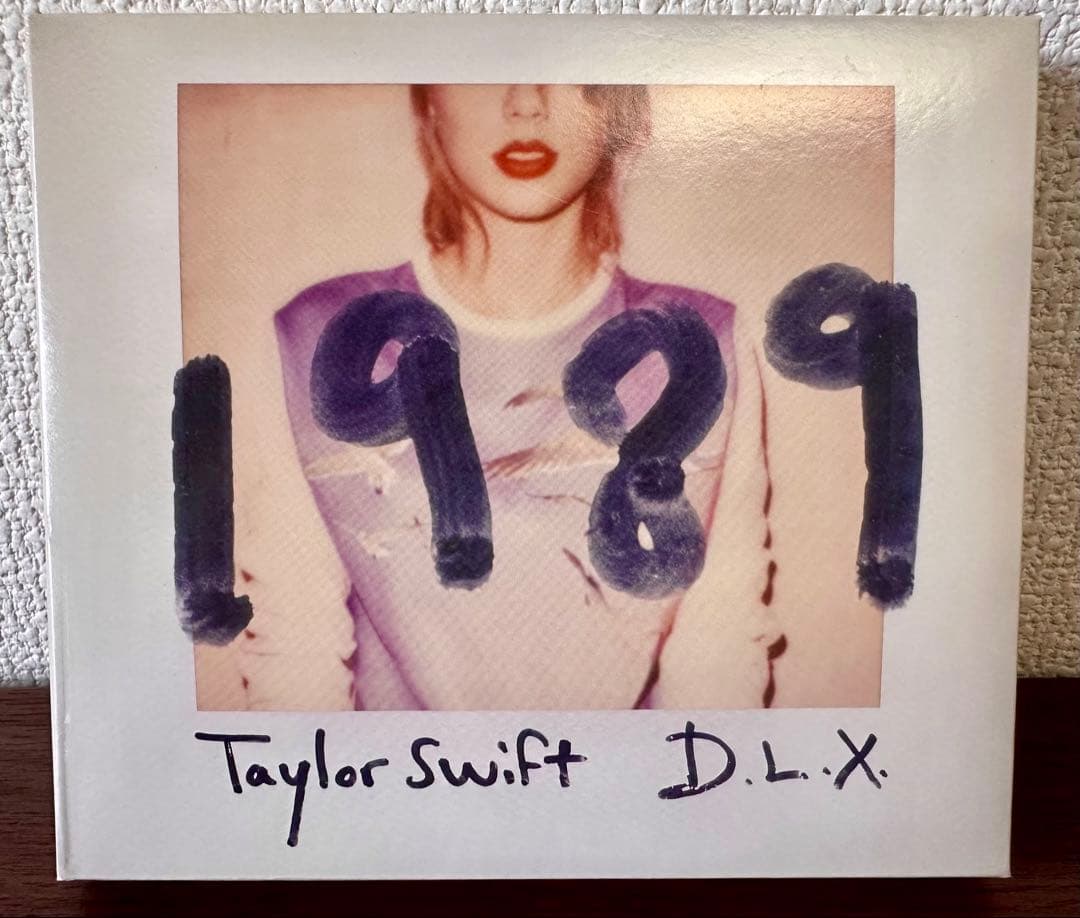 Taylor Swift 1989 Deluxe Edition CD+DVD Japan Press with 13 Polaroid Photos 2014