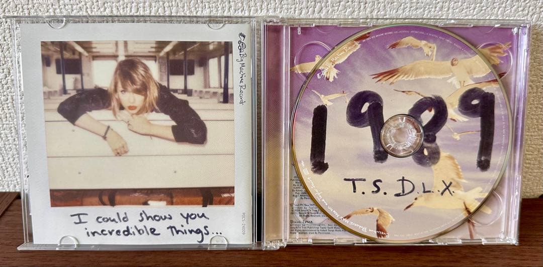 Taylor Swift 1989 Deluxe Edition CD+DVD Japan Press with 13 Polaroid Photos 2014