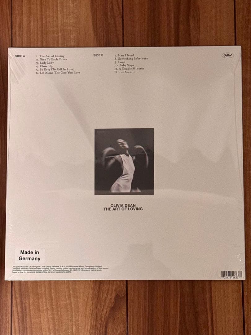 Olivia Dean - The Art of Loving Limited Black & White Split Vinyl LP