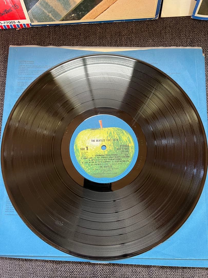 The Beatles 1967-1970 Blue Album 2LP Japan Vinyl EAS-77005-6 w/ OBI