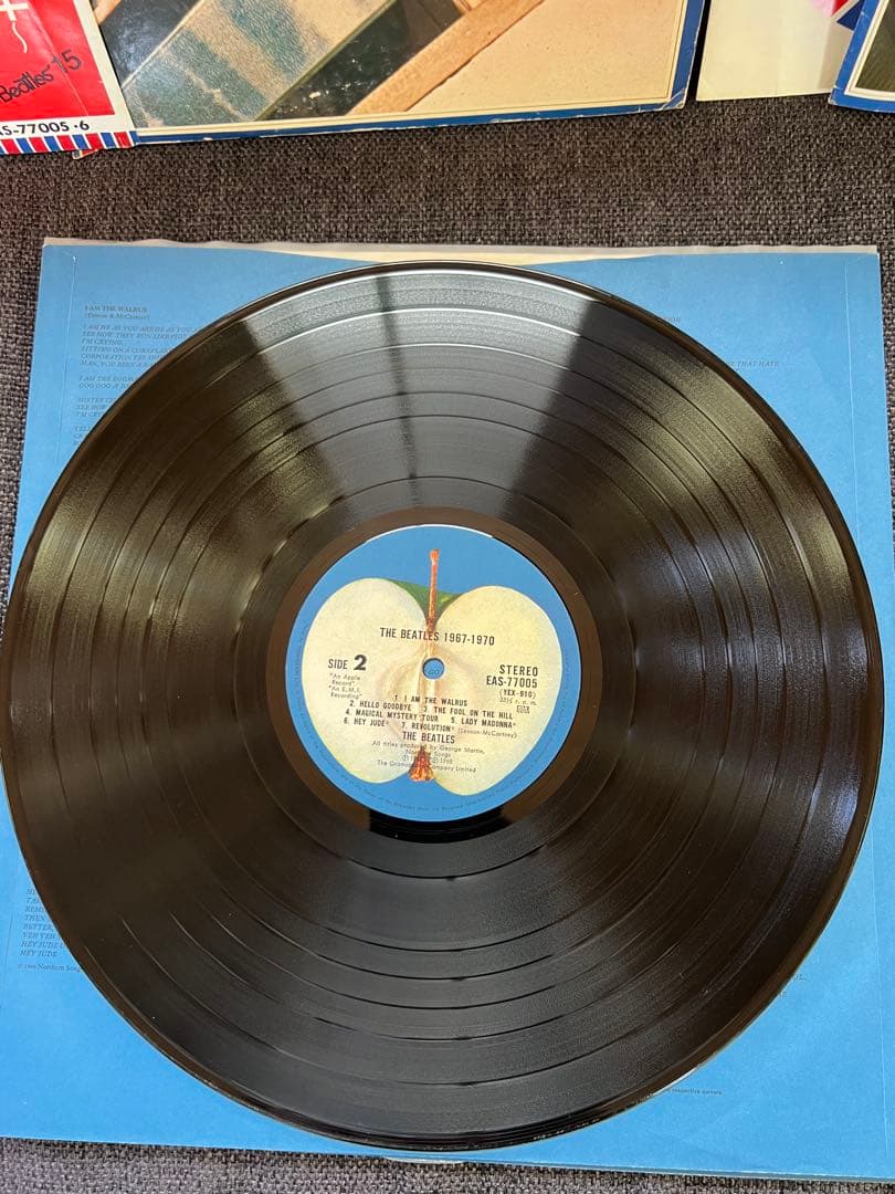 The Beatles 1967-1970 Blue Album 2LP Japan Vinyl EAS-77005-6 w/ OBI
