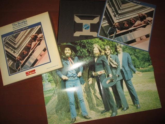 The Beatles 1962-1970 HMV Limited Box Set w/ Booklet Poster Pins - No CDs