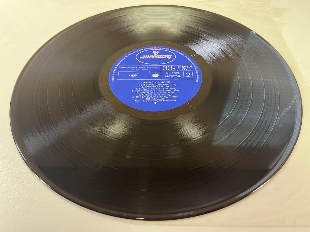 The Runaways Queens of Noise LP Japan Vinyl Pink Obi Poster Joan Jett Lita Ford