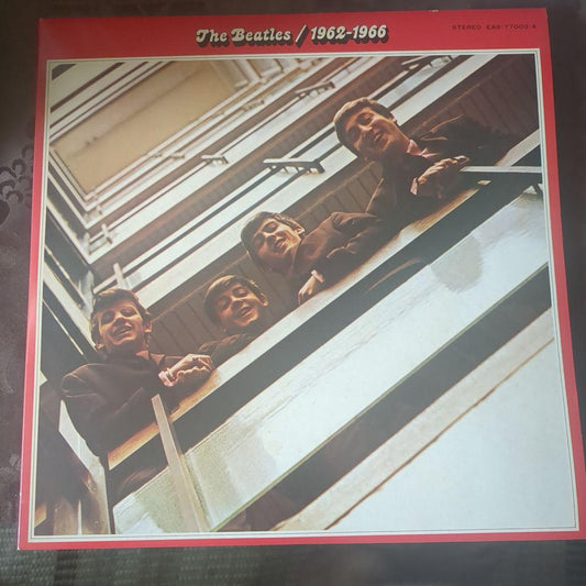The Beatles 1962-1966 2LP Vinyl Japan Apple EAS-77003-4 Red Apple Labels